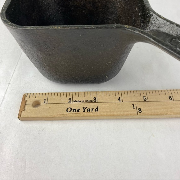 Cuisinart 24 Oz. Cast Iron Basting Pot . Needs cleaned - Picture 3 of 4